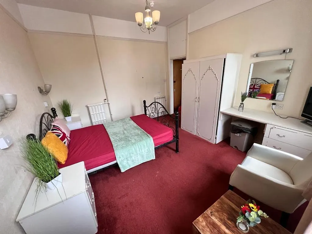 Born Park Apartment Bournemouth 0*,